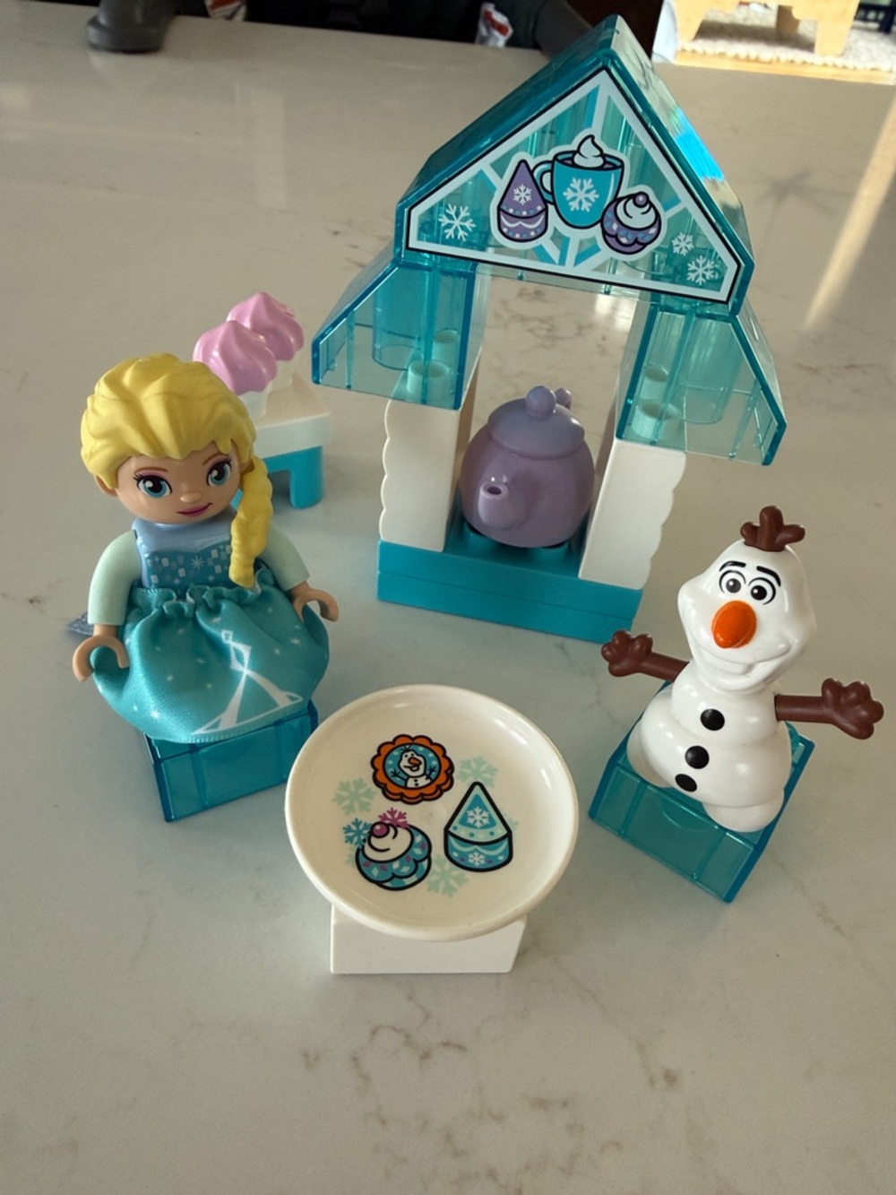 LEGO Duplo 10920 Elsa and Olaf’s Tea Party - Picture 2 of 8